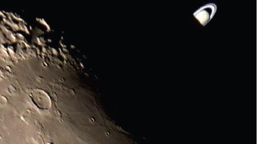 LA TETE DANS LES ETOILES