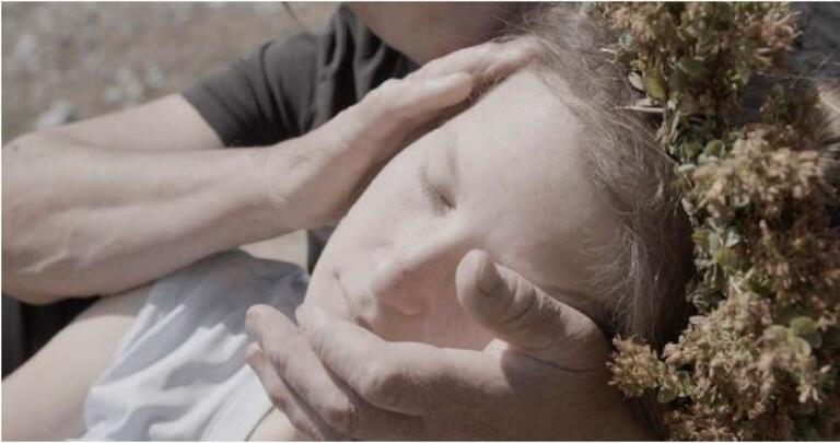 LES DERNIERS NOMADES